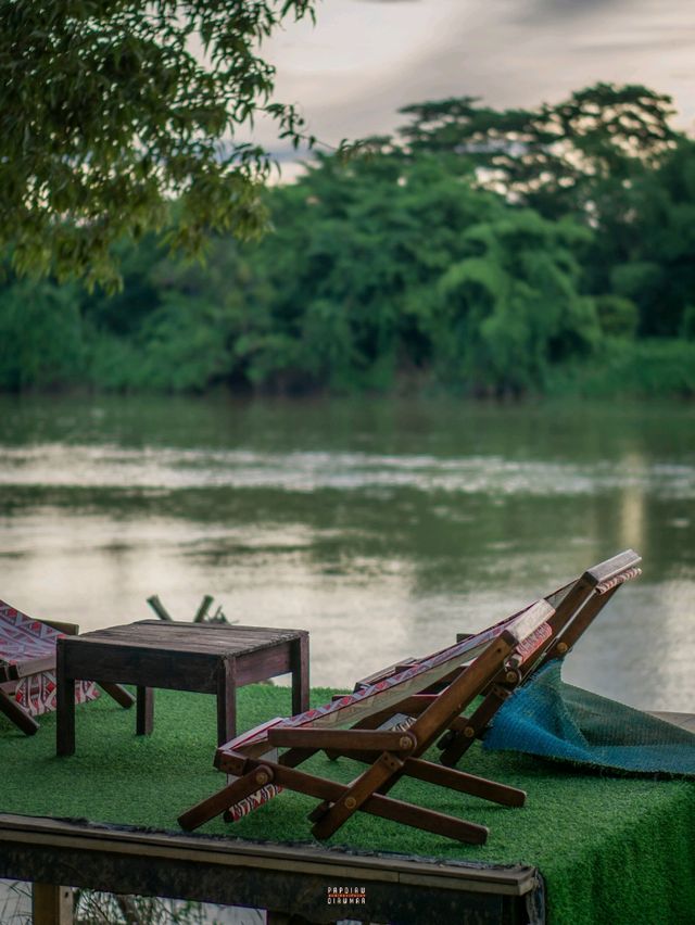 High River Café คาเฟ่ริมแม่น้ำแม่กลอง