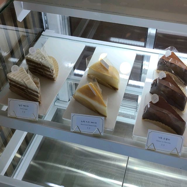 제주 한림 카페)비에노즈 - 제주 한림 해안도로 조용한 오션뷰 카페