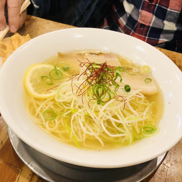 四國高松JR車站附近｜徳島ラーメン 麺王