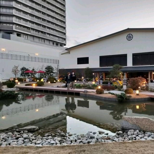 【大阪 弁天町】天空の日本庭園で足湯に入っちゃおう♨️