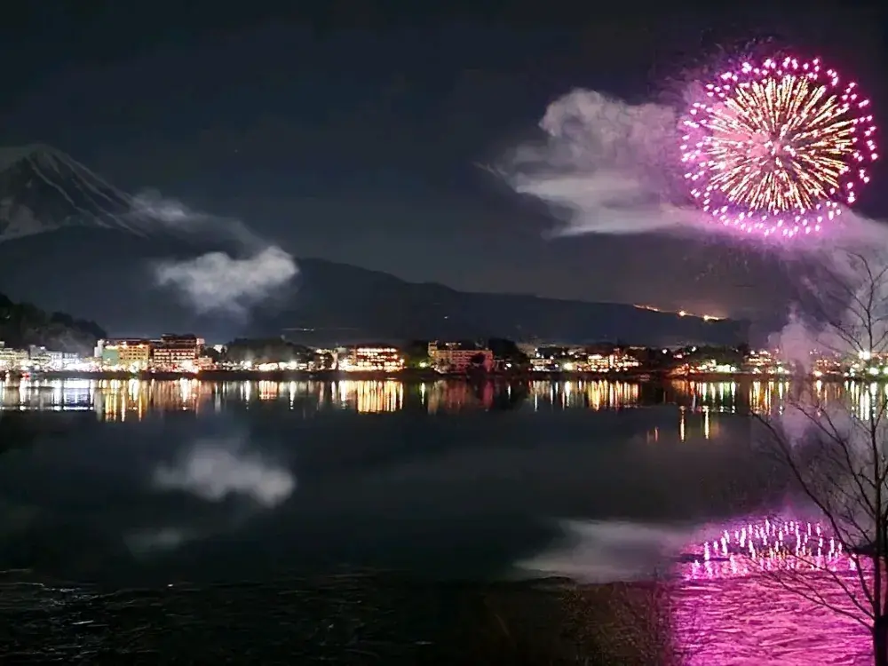 후지산과 가와구치호 불꽃놀이 투어 🏔🎆♨️