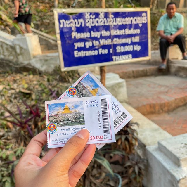 ชมวิวหลวงพระบางแบบ360องศา ณ วัดพระธาตุพูสี 