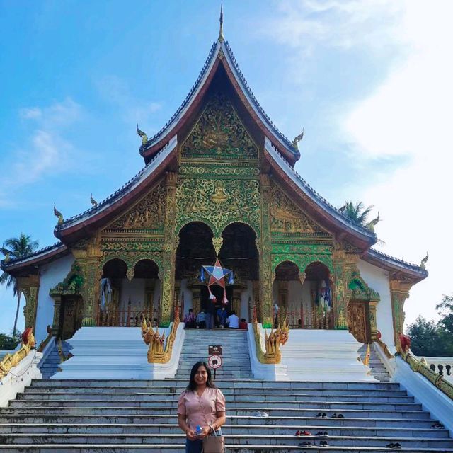 เดินเที่ยวถนนศรีสว่างวงค์ @หลวงพระบาง