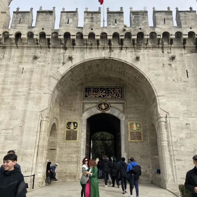 Unveiling Majesty: Discovering Topkapi Palace