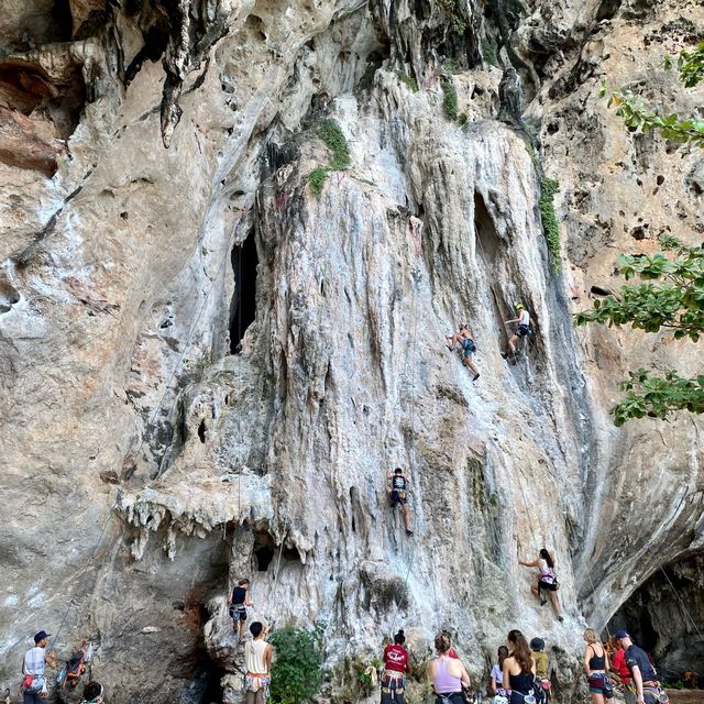 MUST VISIT RAILAY BEACH, KRABI THAILAND🌴