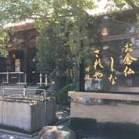 繁華街にある立派なお寺【萬行寺】