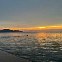 Batu Ferringhi Beach ชายหาดสวยของปีนัง 