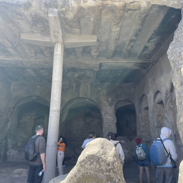【ジョージア🇬🇪/月面のような岩でできた街の遺跡】