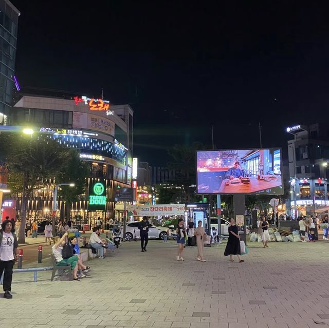 狂歡派對的搖籃🎉🎭弘大
