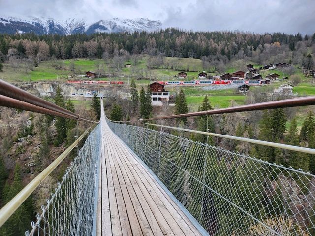 【瑞士】夢幻峽谷吊橋：挑戰恐高症