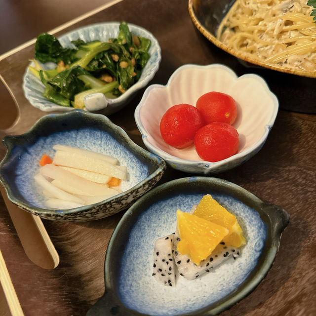 店家標榜無味精|簡單海鮮熬製仲要好濃郁湯底