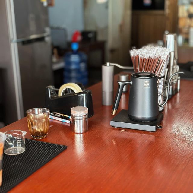 Custom Caff Coffee Roasters ☕️🍫