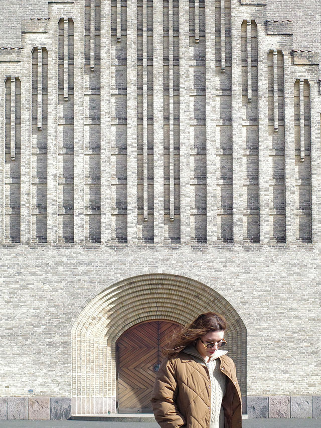 Grundtvig’s Church… พาไปชมโบสถ์แนวเอ็กเพลสชันนิสชื่