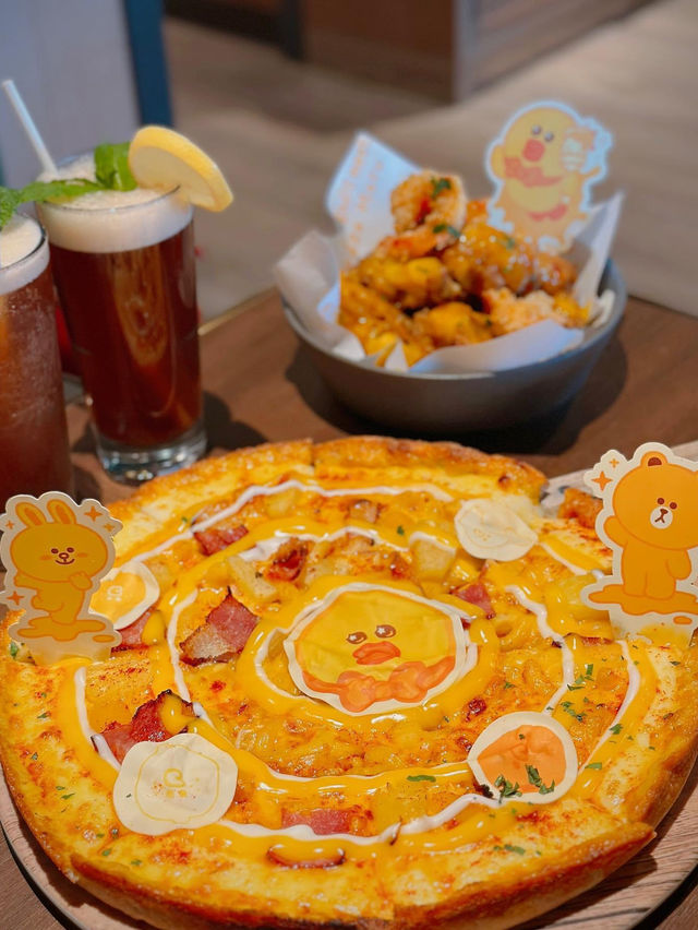 LINE FRIENDS x Pizza Maru