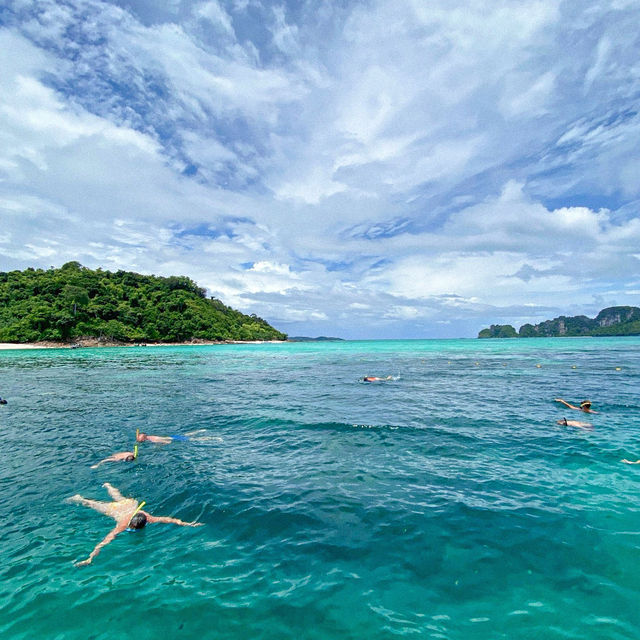 BAMBOO ISLAND 