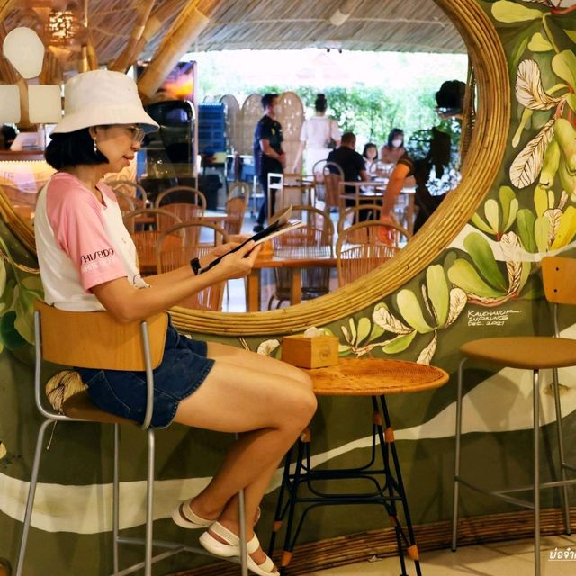 ร้านข้าวใหม่ปลามัน ร้านอาหารและคาเฟ่อัมพวา