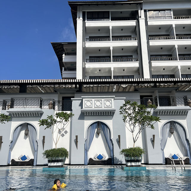 The hotel design is beautiful and worthy of its 5 star rating.