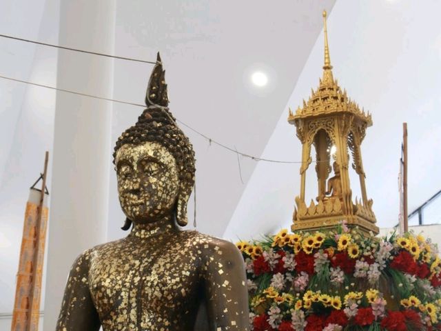 ชมพระพุทธรูปแกะสลัก เขาชีจรรย์