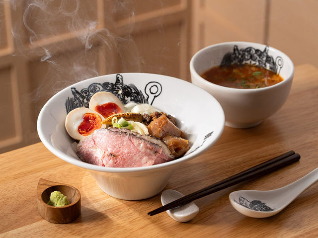 ⿁⾦棒牛骨湯拉麵