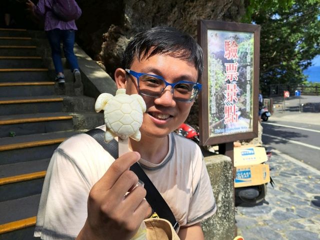 小琉球｜難忘的浮潛與美到不行的花瓶岩，匍匐前進的烏鬼洞