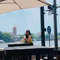 คาเฟ่ริมน้ำ บรรยากาศดี