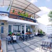 CAFE KOLO | COFFEE SHOP COMFORTABLE FOR HANG OUT