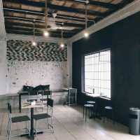 ONE OF THE NEW COFFEE SHOPS IN TOMANG