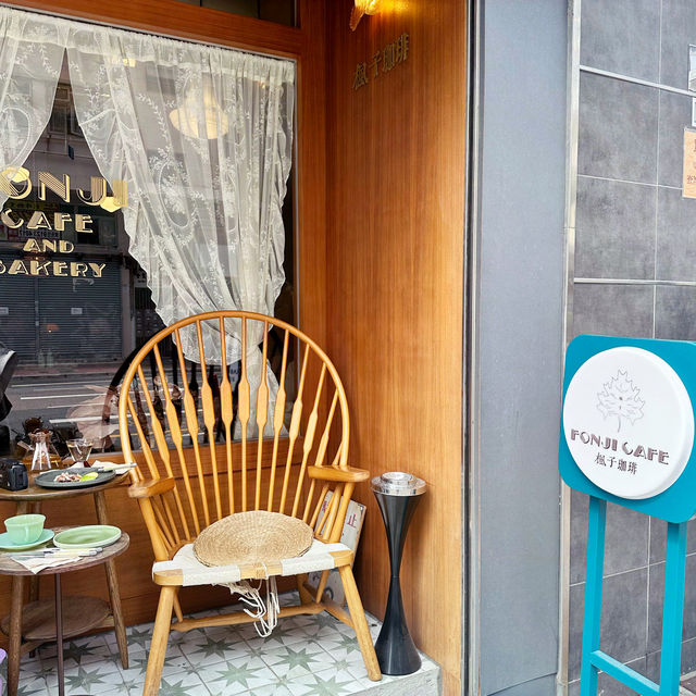太子Fonji Cafe: 打卡位+ 高質蛋糕