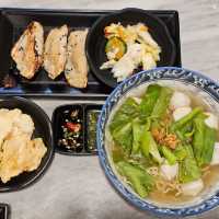 ร้านอาหารรางวัลมิชลินไกด์ 老品The Pinn