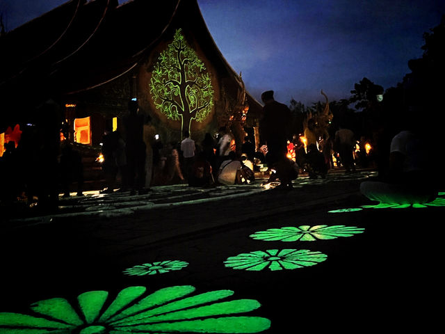 วัดสิรินธรวรารามภูพร้าว (วัดเรืองแสง) 