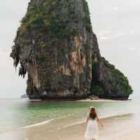 พาเที่ยวหาดไร่เลย์ กระบี่