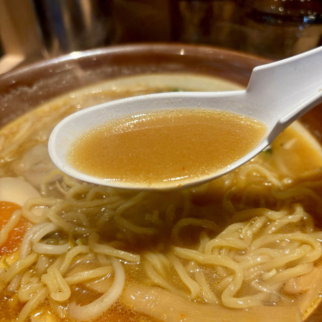 【札幌・すすきの】昭和46年創業老舗の札幌ラーメン店「満龍  総本店」
