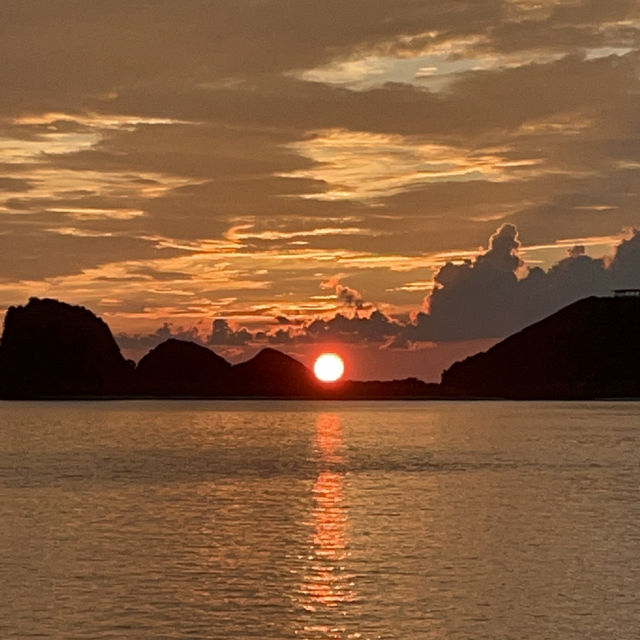 Discover the Wonders of Zamami: A Sunset Spectacle to Remember 🤩