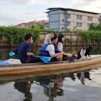 นั่งเรือแมวฮีลใจ ในกรุงเทพ