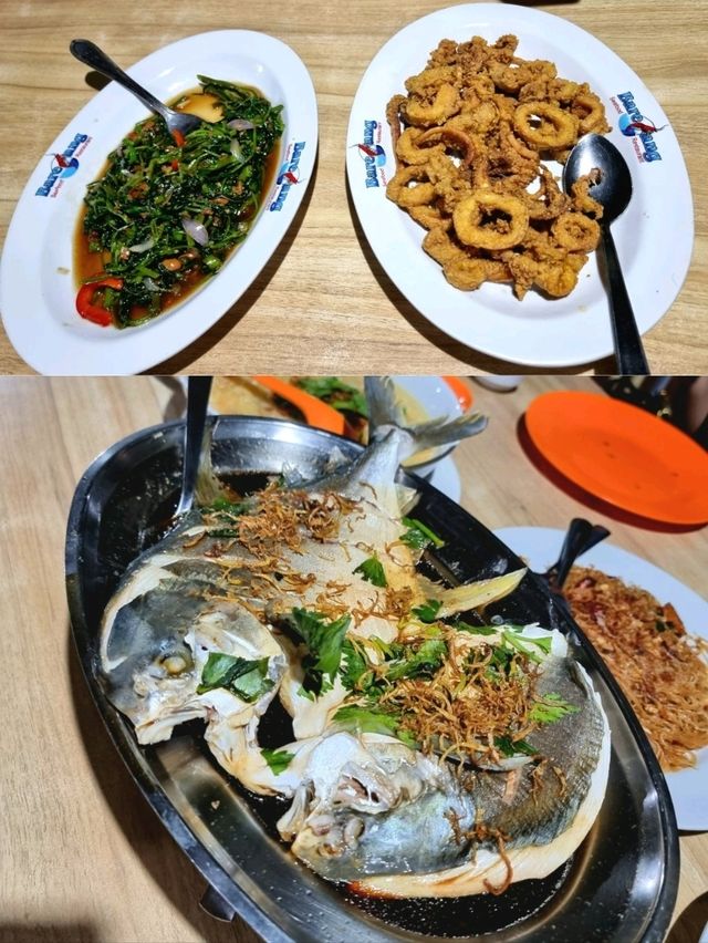 🇮🇩 Largest Seafood Restaurant in Batam📍Barelang Seafood Restaurant