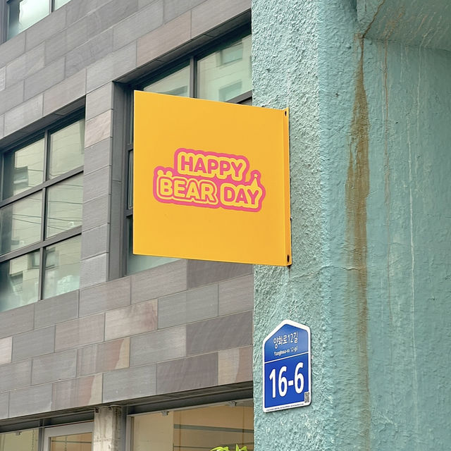 【韓国旅行🇰🇷/ソウル】カラフルなスイーツが並んでいるお家型カフェ🏡