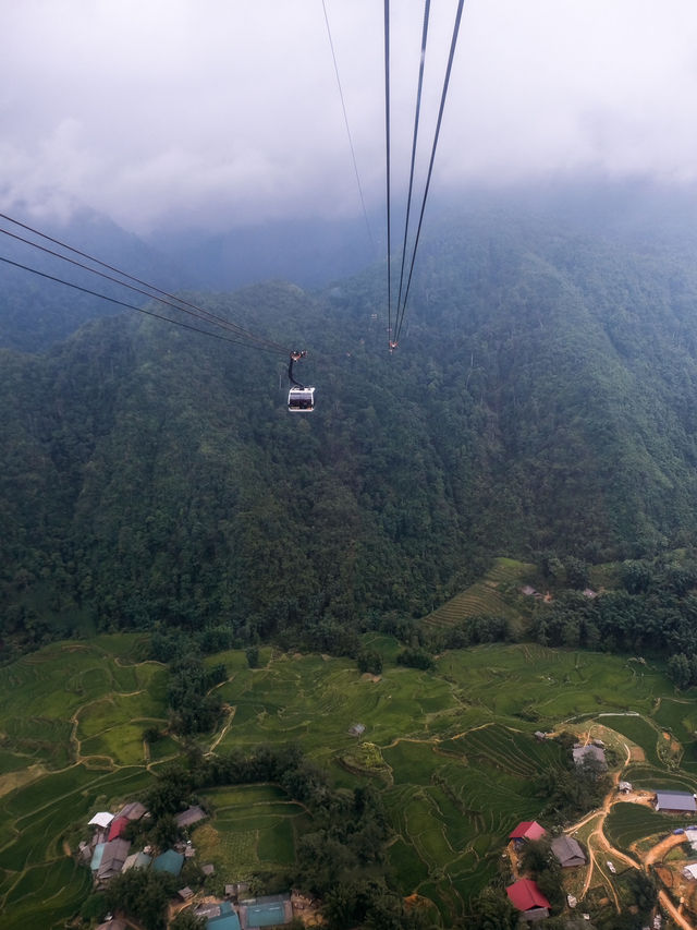 นั่งกระเช้าพิชิตยอดเขาสูงสุดอินโดจีน fansipan🚠⛰️