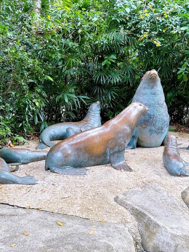 Watching the Wildlife Performances at Singapore Zoo