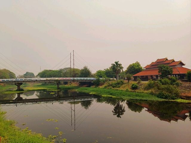 南奔古城墻南康河步行道pratu ta Nang：南奔地標景點，打卡拍照📸，體驗寧靜休閒好地方
