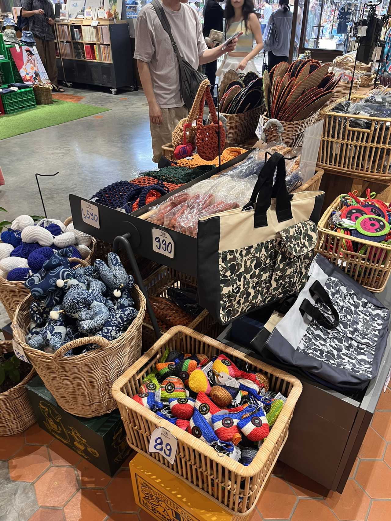 ⛄️ タイ土産 good goods バッグチャーム2点セット タイ土産 good goods バッグチャーム - メルカリ