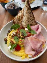Trendy cafe in Uluwatu