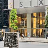 Just like the name “luxurious shopping street”