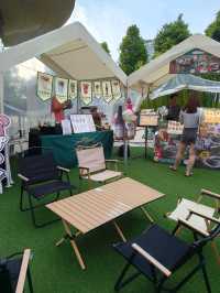 Singles' Market at Lalaport Mall: A Great Spot for Photos and Fun!