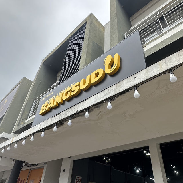 From Roadside to Restaurant: The Nasi Lemak Bangsudu Journey 🇲🇾