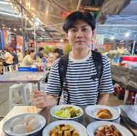 จิ้นทอด ป้าตือ🍗 [กิน 5 นาที รอคิว 2 ชม.] 