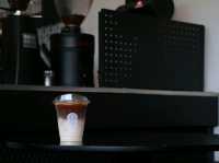 ทานกาแฟที่ Hand stand coffee 