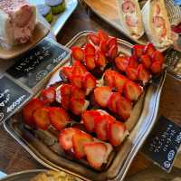 季節限定！八女産あまおうのブレッドパフェ🍓