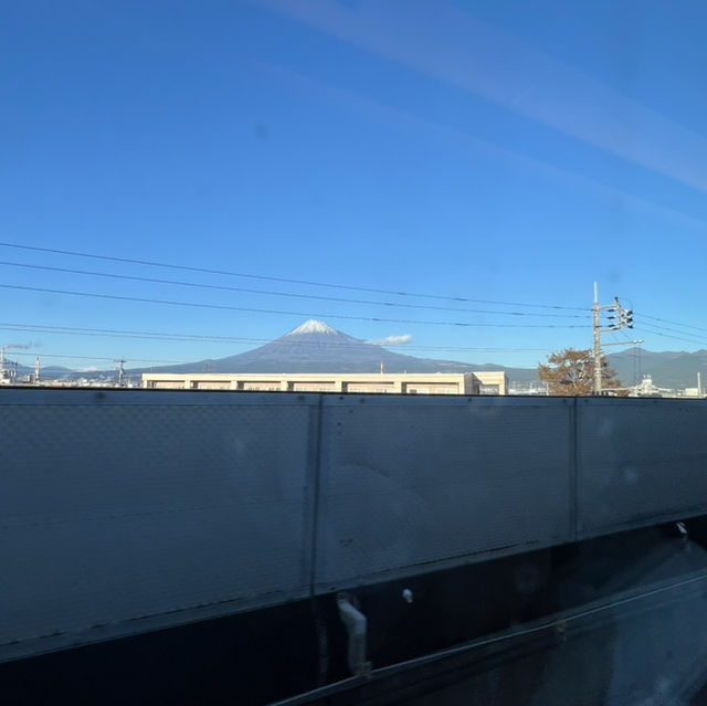 Ever wanted to see mount fuji while on the shinkansen?