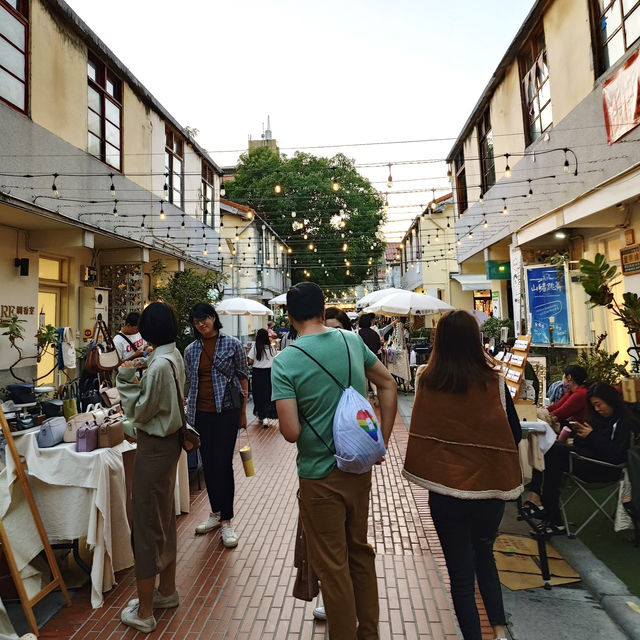 A Romantic New Year’s Stroll at Taichung