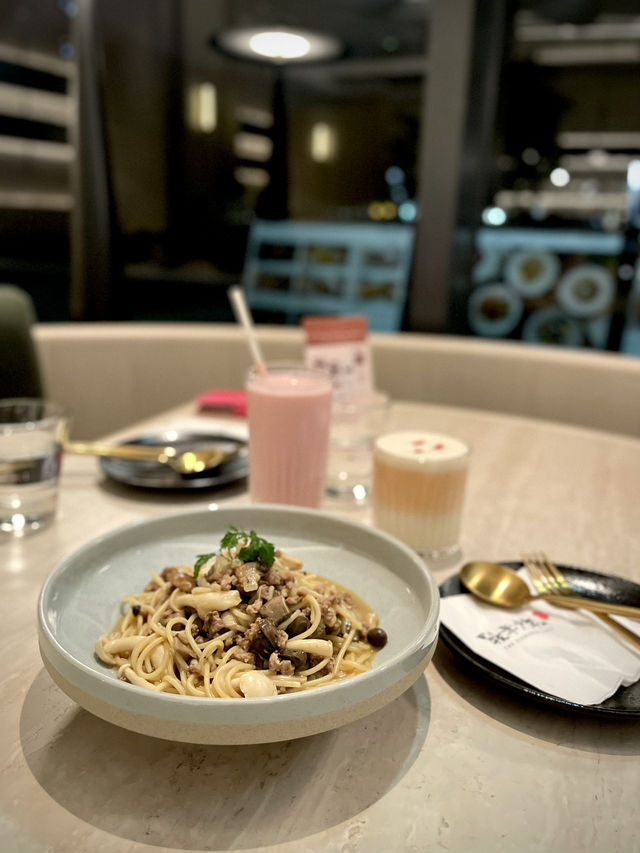 將軍澳單車場館🚴‍♂️ 一間Cozy又浪漫Cafe☕️🍴